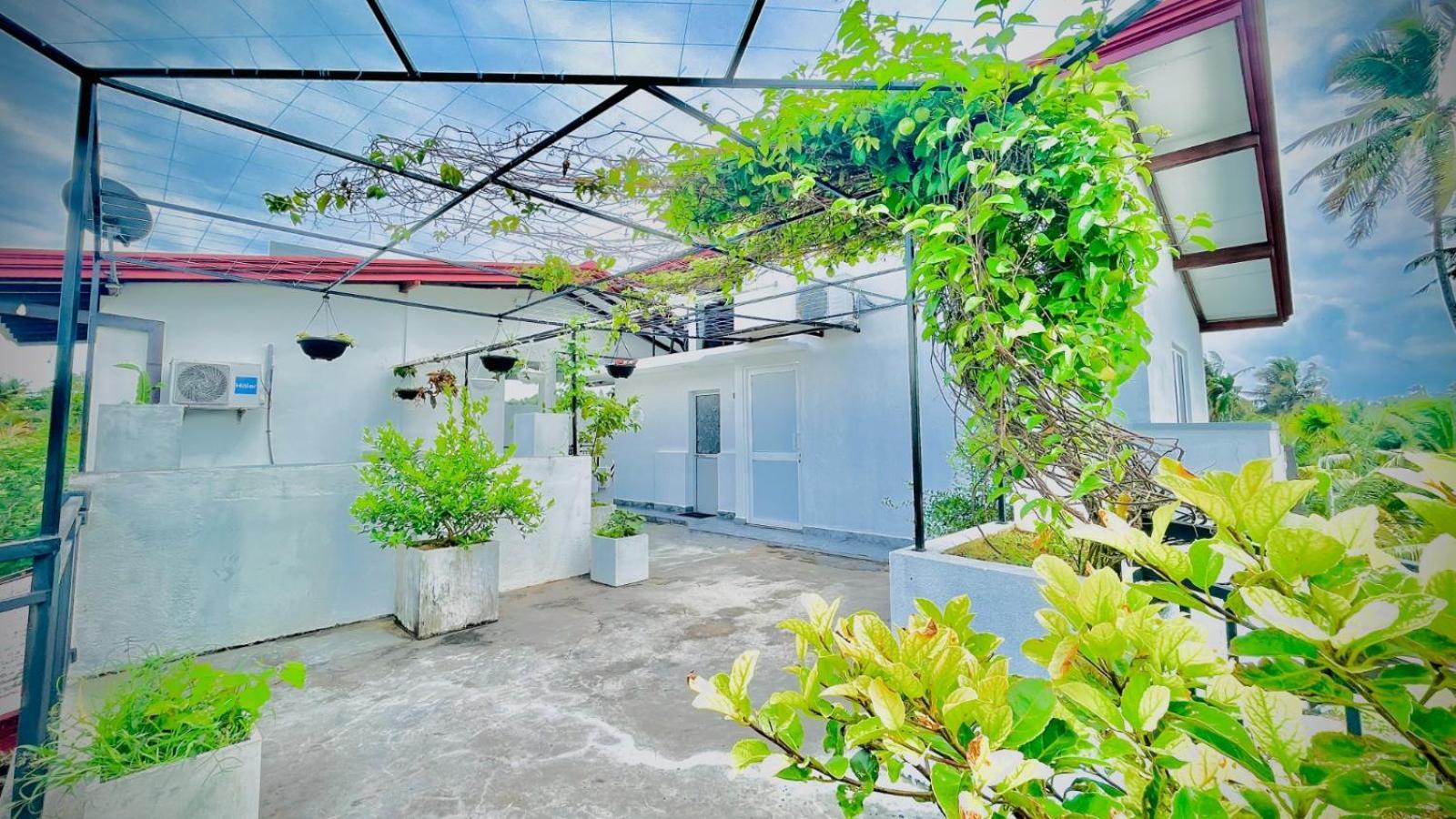 Wavesong Residences Matara Exterior foto